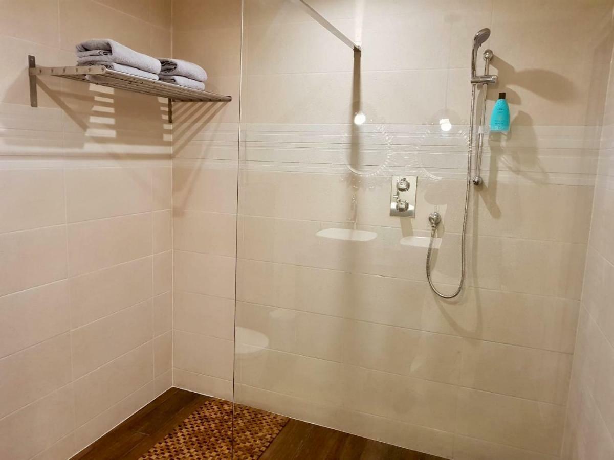 Beijerse Inn Nieuw-Beijerland Екстер'єр фото